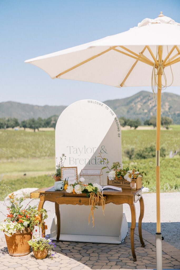 Oyster Ridge wedding reception decorations